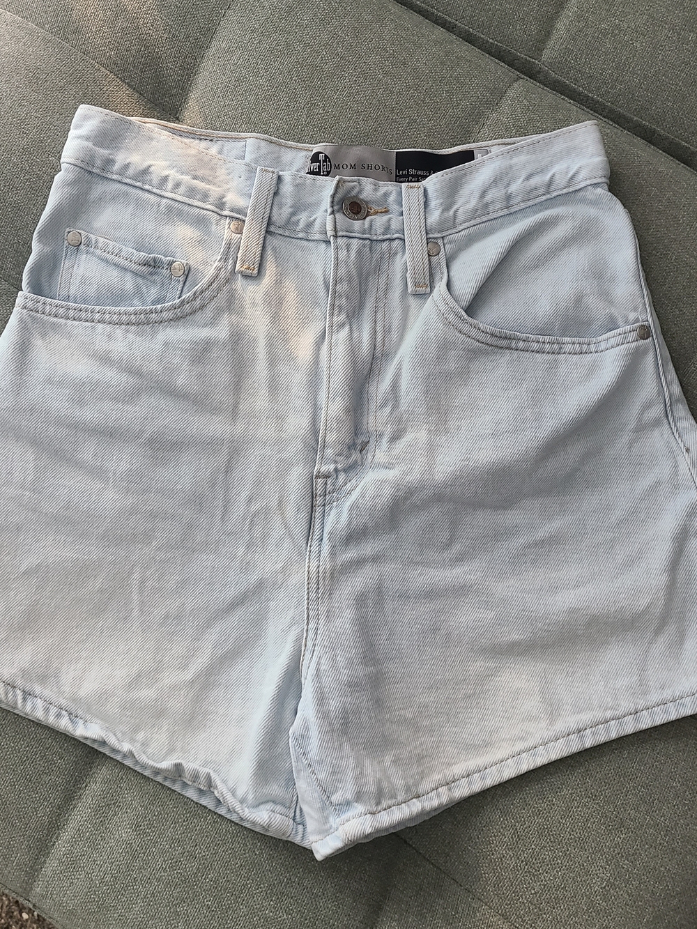 Levi's Silvertab High-Rise Denim Mom Shorts size 27